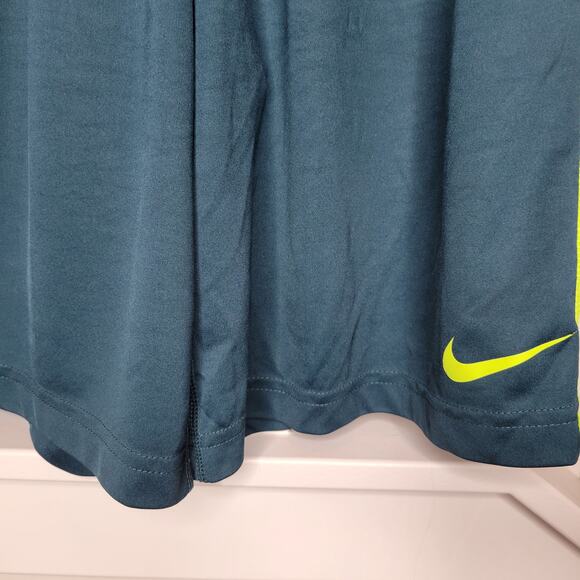 Nike Dri-Fit Training 9 in Unlined Shorts Green/Lime Men Sz S 519501-392 - Picture 6 of 6